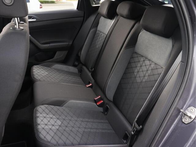 Volkswagen Taigo 1.0 TSI R-Line 110pk Automaat | Panoramadak | Camera | Stoelverwarming | Navigatie | Matrix LED | Digital cockpit pro | Adaptive cruise | Climate control |