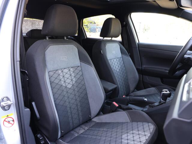 Volkswagen Taigo 1.0 TSI R-Line 115PK DSG | Black style | Panoramadak | Navigatie | Led Matrix | Camera