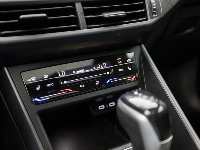 Volkswagen Taigo 1.0 TSI R-Line Sport Automaat (2X R-LINE, PANORAMADAK, APPLE CARPLAY, VIRTUAL COCKPIT, CAMERA, STOELVERWARMING, ALCANTARA, GETINT GLAS, IQ LIGHT, ADAPTIVE CRUISE, NIEUWSTAAT)
