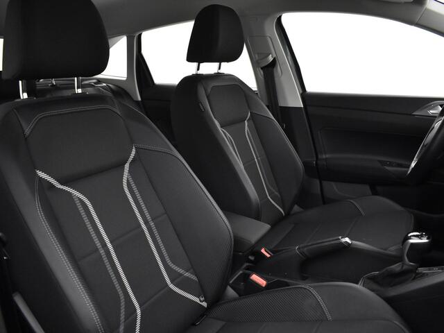 Volkswagen Taigo 1.0 Tsi 110pk DSG Style · Apple/Android Car Play · Navi · Climatronic · P-Sensoren · IQ.Light · ACC · 17'' Inch · Garantie t/m 26-05-2027 of 100.000km