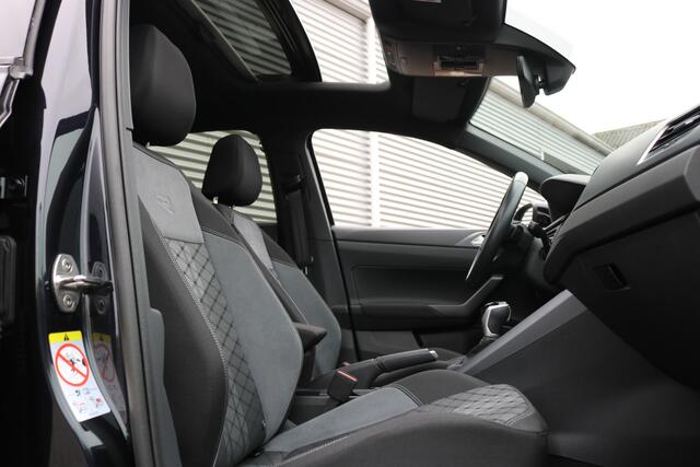 Volkswagen Taigo 1.5 TSI R-Line (Panoramadak Carplay VirtualCockpit ACC Keyless IQ-Light BeatsSound 18InchLMV PrivacyGlass Pdc V+A)