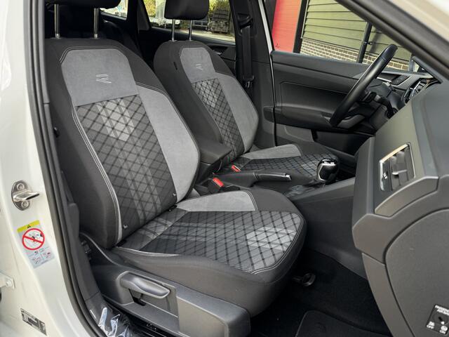 Volkswagen Taigo 1.5 TSI 150 pk R-Line IQ Lights, Panoramadak