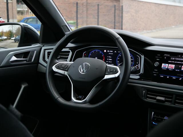 Volkswagen Taigo 1.0 TSI R-Line Edition 116 Pk Automaat DAB / Apple Carplay / Camera / 18 inch / Stoelverwarming