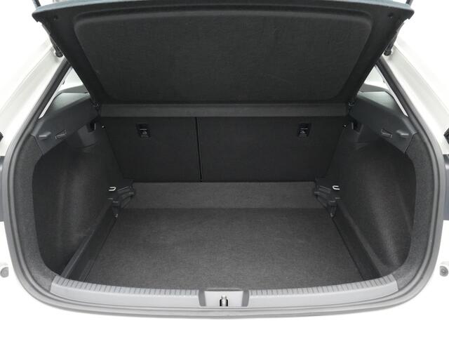 Volkswagen Taigo 1.0 TSI Life Keyless Navigatie Camera Digital Cockpit Stoelverwarming Acc 72