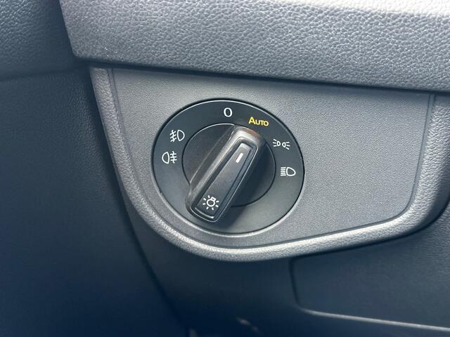 Volkswagen Taigo 1.5 TSI 150pk DSG R-Line | Trekhaak | IQ light | Camera | Navi | Virtual | Rijklaar incl. garantie