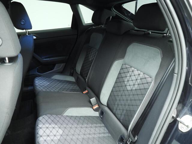 Volkswagen Taigo 1.0 TSI R-Line | Camera | Stoelverwarming | Navi | LED