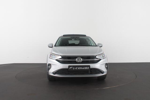 Volkswagen Taigo 1.0 TSI Life Edition Automaat/Camera/Panorama schuifdak/navigatie...