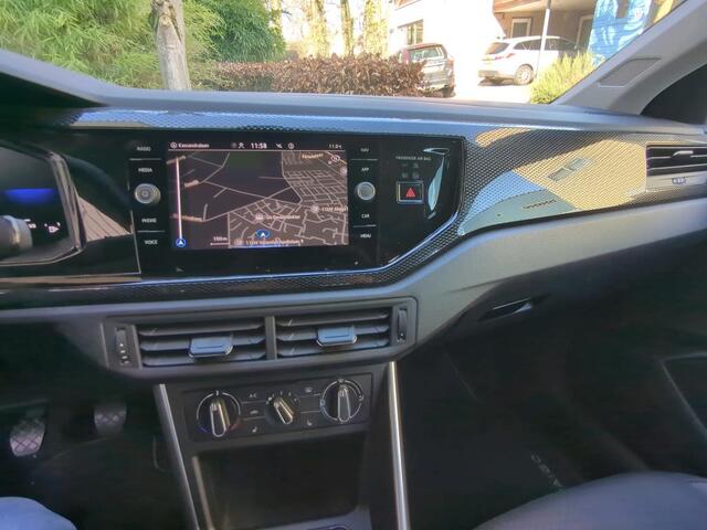 Volkswagen Taigo 1.0 TSI Life PDC / Trekhaak / Navigatie