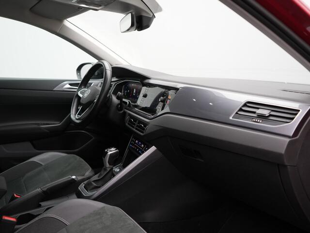 Volkswagen Taigo 1.0 TSI DSG Style 110pk Dealer O.H | Panodak | Camera | Adaptive Cruise | Alcantara Sportstoelen Verwarmd | IQ Light | IQ Drive | Keyless | Apple CarPlay | Navigatie | Virtual | DAB |