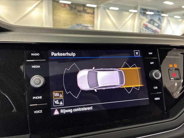 Volkswagen Taigo 1.0 TSI 110pk DSG R-Line · Panoramadak · Apple/Android Car Play · P-Sensoren · Getint Glas · 18'' Inch ·