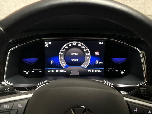 Volkswagen Taigo 1.0 TSI R-Line Automaat (2X R-LINE, VIRTUAL COCKPIT, APPLE CARPLAY, GROOT NAVI, CAMERA, STOELVERWARMING, SPORTSTOELEN, GETINT GLAS, KEYLESS, NIEUWSTAAT)