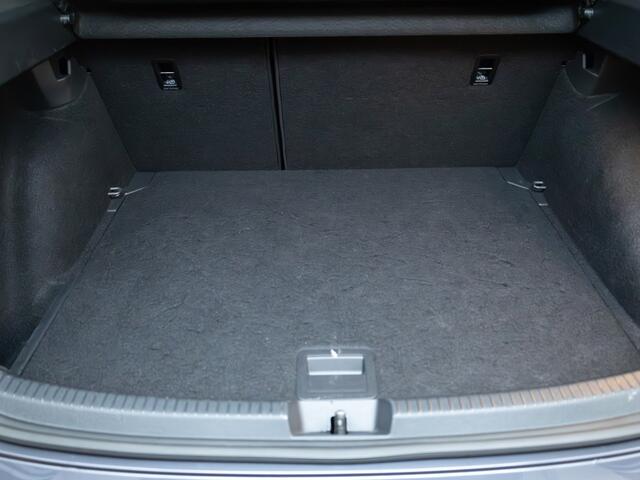 Volkswagen Taigo 1.0 TSI Business Comfort Edition | Stoelverwarming | PDC V+A | Airco | Led | DAB | Apple Carplay, Android auto, All season banden