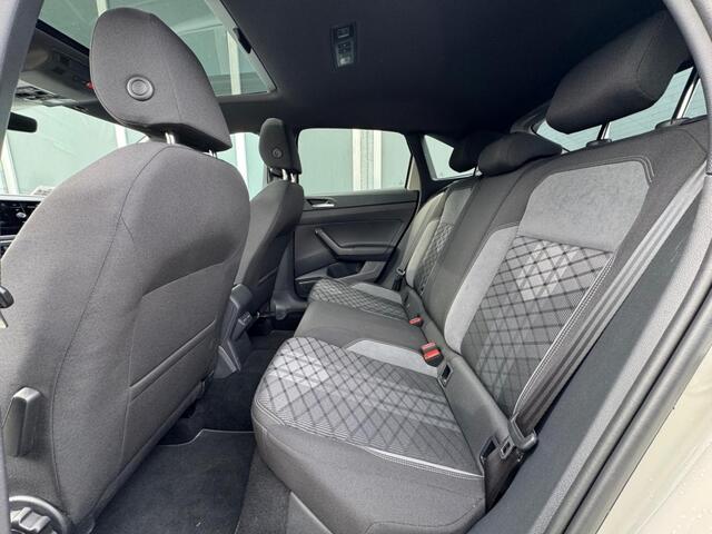 Volkswagen Taigo 1.0TSI 115pk R-Line Black Style | Pano | IQ.Light | Camera