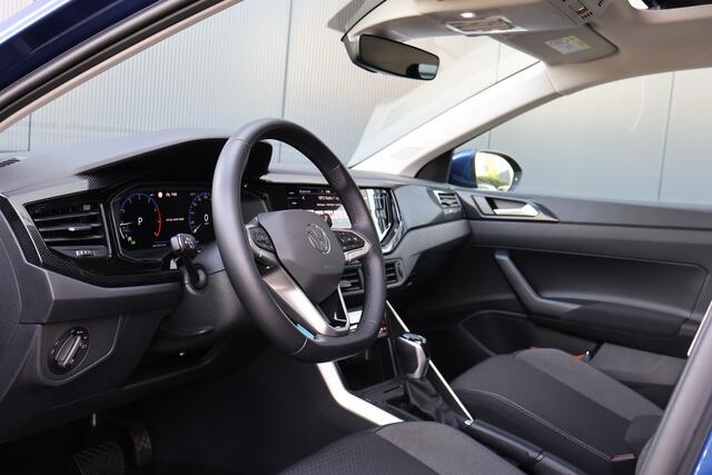 Volkswagen Taigo 1.0 TSI Life Business Automaat | Panoramadak | Stoelverwarming | IQ Light | Active Info Display | 17 Inch | Apple Carplay / Android Auto