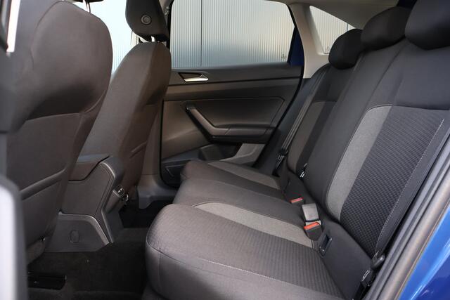 Volkswagen Taigo 1.0 TSI Life Business Automaat | Panoramadak | Stoelverwarming | IQ Light | Active Info Display | 17 Inch | Apple Carplay / Android Auto