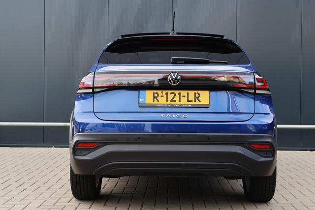 Volkswagen Taigo 1.0 TSI Life Business Automaat | Panoramadak | Stoelverwarming | IQ Light | Active Info Display | 17 Inch | Apple Carplay / Android Auto