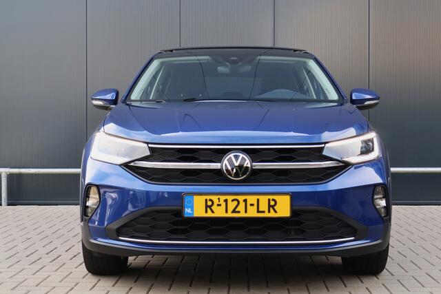 Volkswagen Taigo 1.0 TSI Life Business Automaat | Panoramadak | Stoelverwarming | IQ Light | Active Info Display | 17 Inch | Apple Carplay / Android Auto