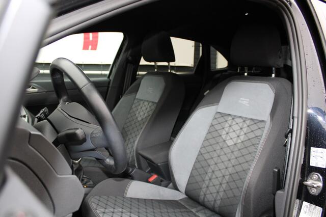 Volkswagen Taigo 1.0 TSI R-LINE Blackline Matrix LED Navi Adapt.crs Full opt.16LM