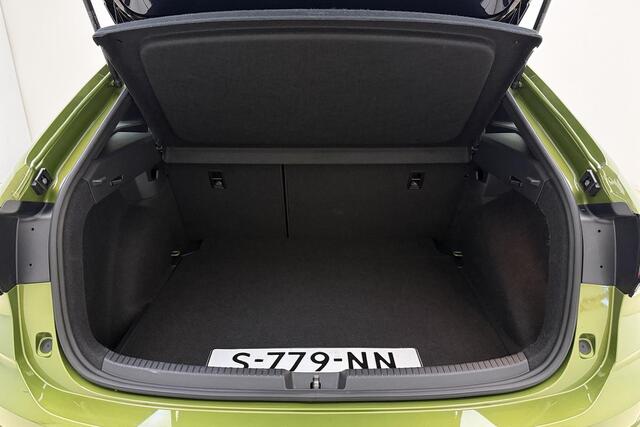 Volkswagen Taigo 1.0 TSI R-Line Business | Keyless | Zwart dak | Trekhaak | Stoelverwarming | Dakrails | Camera | Climate control