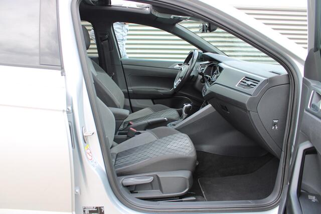 Volkswagen Taigo 1.5 TSI R-Line Business AUTOMAAT SCHUIFDAK, NAVIGATIE, ACHTERUITRIJCAMERA