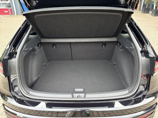 Volkswagen Taigo 1.5 TSI DSG R-LINE BLACK STYLE AFN.TREKHAAK/CAMERA/ACC/IQ/STOELVERW/CARPLAY