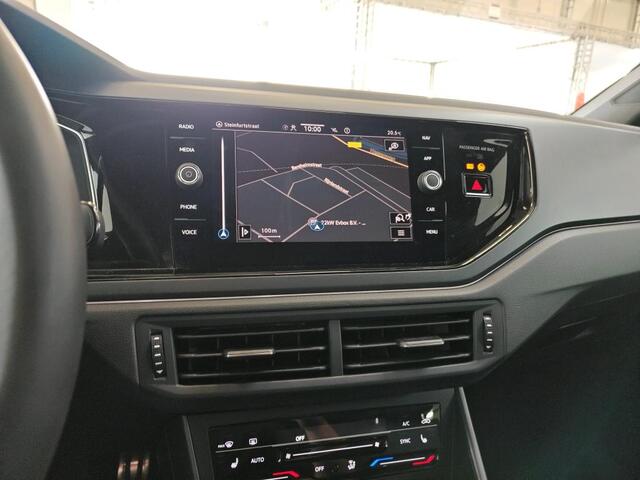 Volkswagen Taigo 1.5 TSI R-Line Business / AUTOMAAT/ PANO/ ACC/ PARK.SENSOREN V+A/ CAMERA/ APP-CONNECT/ STOELVERWARM./ DIGITAL DASH/ NAVI/ CLIMA/ LED/ 18'' LMV