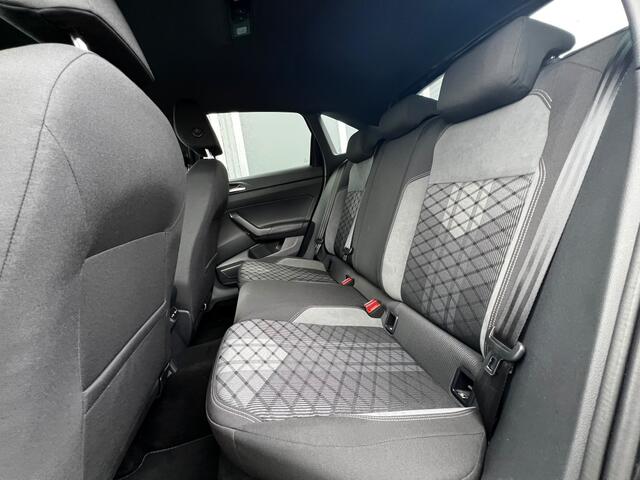 Volkswagen Taigo 1.5TSI 150pk DSG R-Line Black Style | ACC | Trekhaak