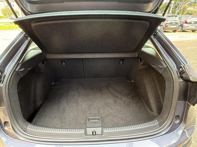 Volkswagen Taigo 1.0 TSI Life Automaat / Airco/ Navigatie/ Cruise/ Apple carlay/ PDC/ Virtuele cockpit/ LED/ LMV