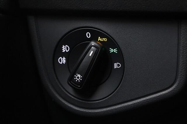 Volkswagen Taigo 1.0 TSI R-Line DSG | IQ. Light | Adapt. Cruise | Camera | Apple CarPlay | Keyless | Stoelverw. | Navi | 17'' |