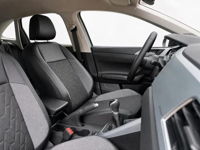 Volkswagen Taigo 1.0 TSI Life Camera Stoelverwarming Navigatie Digital Cockpit DAB Active Cruise Control Parkeersensoren LED koplampen Climate Control Apple Carplay