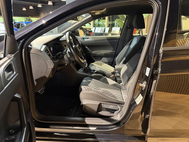 Volkswagen Taigo 1.0 TSI R-Line AUTOMAAT | STOELVERWARMING | NAVIGATIE SYSTEEM