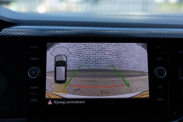 Volkswagen Taigo 1.0 TSI Life | Achteruitrijcamera | Parkeersensoren | Keyless Entry | Cruise Control Adaptief | Climate Control | LED Koplampen | Navigatie | Apple Carplay | Android Auto | Lichtmetalen Velgen