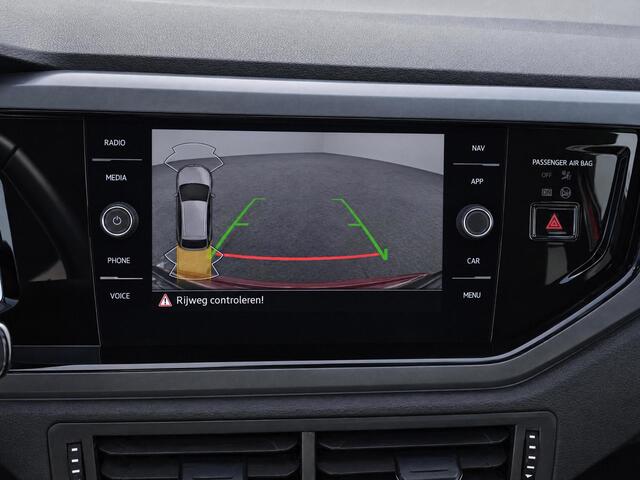 Volkswagen Taigo 1.0TSI/110PK R-Line · Panoramadak · Stoelverwarming · Keyless · Camera + Parkeersensoren ·