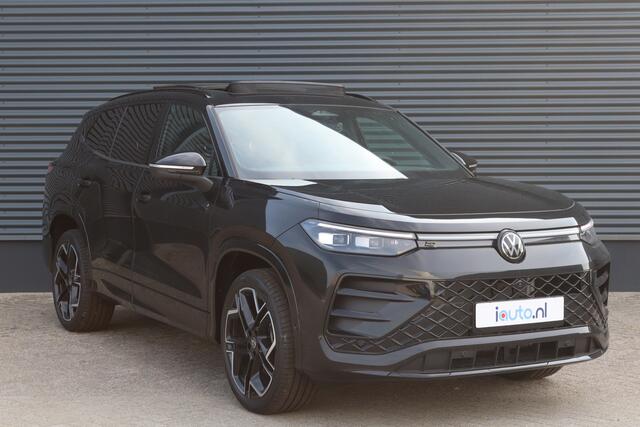 Volkswagen Tayron 1.5 eHybrid 272PK R-Line Black Style IQ.Light/Pano/Keyless/360/DCC/ACC/Dodehoek/20"/Trekhaak wegkl.