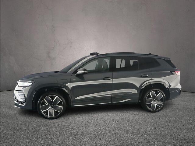 Volkswagen Tayron R-Line Edition 1.5 TSI eHybrid 272pk DSG Automaat Trekhaak, Panoramadak, Black Style, Navigatie, Adaptive cruise control, 360 camera, Elektrische achterklep