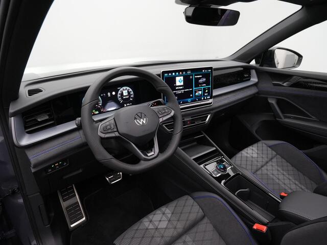Volkswagen Tayron 1.5 TSI eHybrid 272 pk DSG R-Line Edition | Panoramadak | Adaptief onderstel | Achteruitrijcamera | Stuur-/stoelverwarming