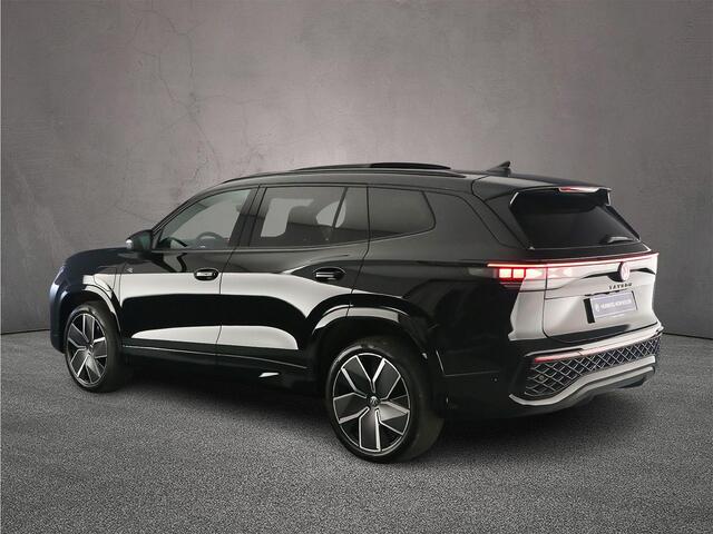 Volkswagen Tayron R-Line Edition 1.5 TSI eHybrid 272pk DSG Automaat Trekhaak, Panoramadak, Adaptive cruise control, 360 camera, Achteruitrijcamera, LED matrix koplampen