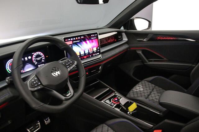 Volkswagen Tayron R-Line Edition 1.5 TSI eHybrid 272pk DSG Automaat Trekhaak, Panoramadak, Navigatie, Black Style, Adaptive cruise control, 360 camera, Achteruitrijcamera