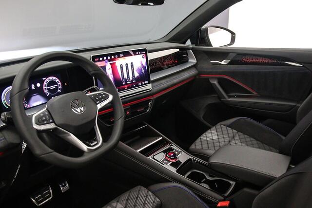 Volkswagen Tayron R-Line Edition 1.5 TSI eHybrid 272pk DSG Automaat Trekhaak, Panoramadak, Adaptive cruise control, Elektrische achterklep, Achteruitrijcamera, LED koplampen