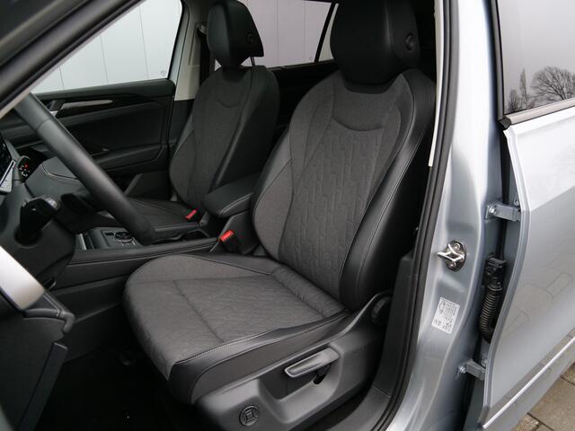 Volkswagen Tayron 1.5 eTSI Life Edition 7 persoons 150 Pk Automaat Apple Carplay / DAB / Camera / Stoelverwarming / Pano-dak