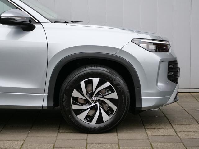 Volkswagen Tayron 1.5 eTSI Life Edition 7 persoons 150 Pk Automaat Apple Carplay / DAB / Camera / Stoelverwarming / Pano-dak