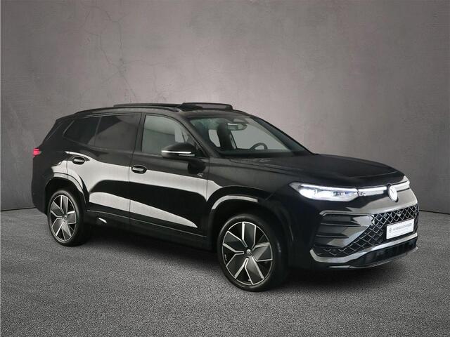 Volkswagen Tayron R-Line Edition 1.5 TSI eHybrid 272pk DSG Automaat Trekhaak, Adaptive cruise control, Panoramadak, Black style, Navigatie, Elektrische achterklep