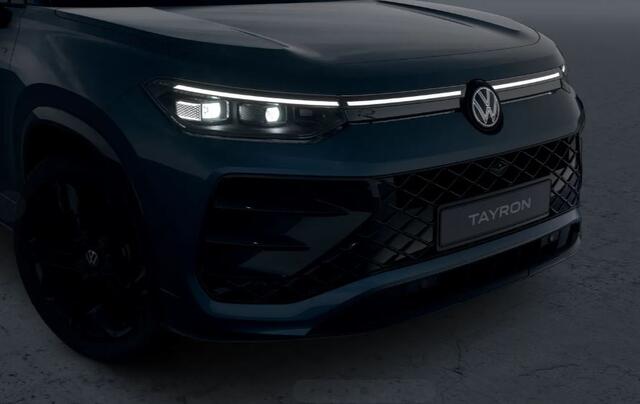 Volkswagen Tayron 1.5 eHybrid R-Line Edition / Panoramadak / Trekhaak / IQ Light / 20" lm velgen / Navi / Carplay
