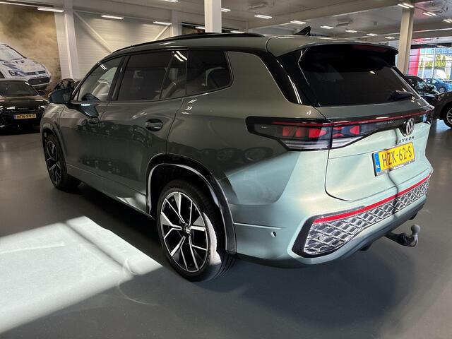 Volkswagen Tayron 1.5 eHybrid 272pk DSG R-Line Edition · Panoramadak · 360 Camera · Inklap. Trekhaak · Matrix LED · Stuur- & Stoelverwarming · Keyless · Garantie t/m 04-08-2029 of 100.000km