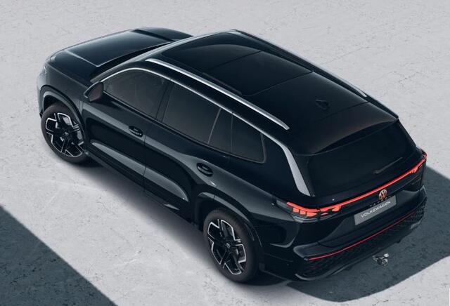 Volkswagen Tayron 1.5 eHybrid R-Line Edition / App Connect / Panoramadak / Trekhaak / R-Line / 20"LMV / Camera