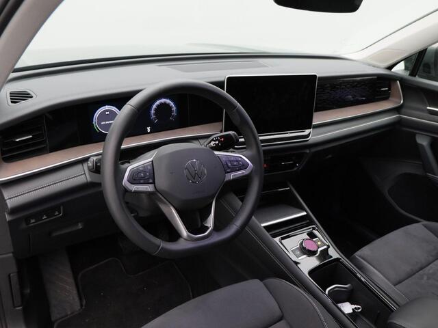 Volkswagen Tayron 1.5 eHybrid 204 Pk Automaat Elegance | Trekhaak | 360° Camera | Stoel Massage | Stoel/Stuur Verwarming | Full LED | 18 Inch | 23.008 Km!!