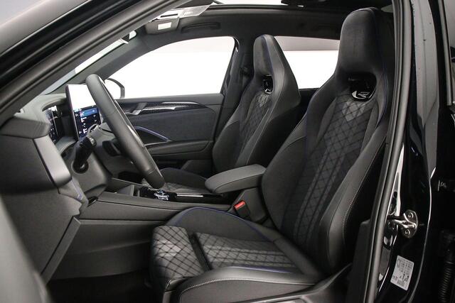 Volkswagen Tayron R-Line Edition 1.5 TSI eHybrid 272pk DSG Automaat Trekhaak, Harman Kardon audio, Panoramadak, Black style, Adaptive cruise control, 360 camera