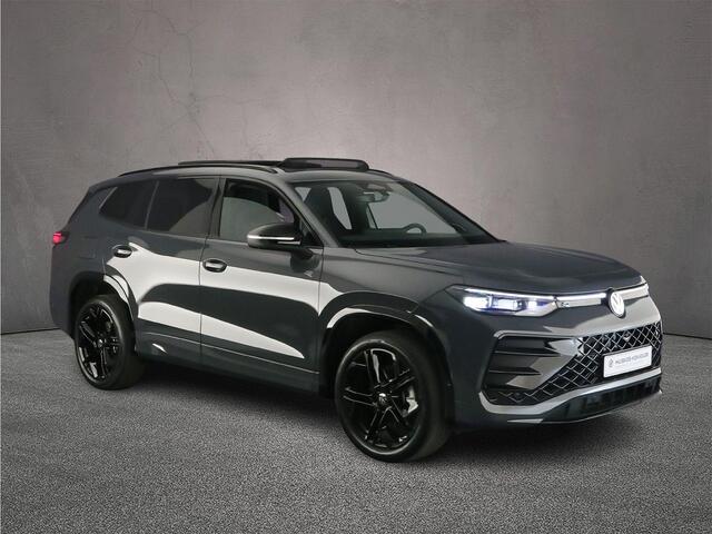 Volkswagen Tayron R-Line Edition 1.5 TSI eHybrid 272pk DSG Automaat Trekhaak, Panoramadak, Harman Kardon audio, Black style, Adaptive cruise control, Elektrische achterklep