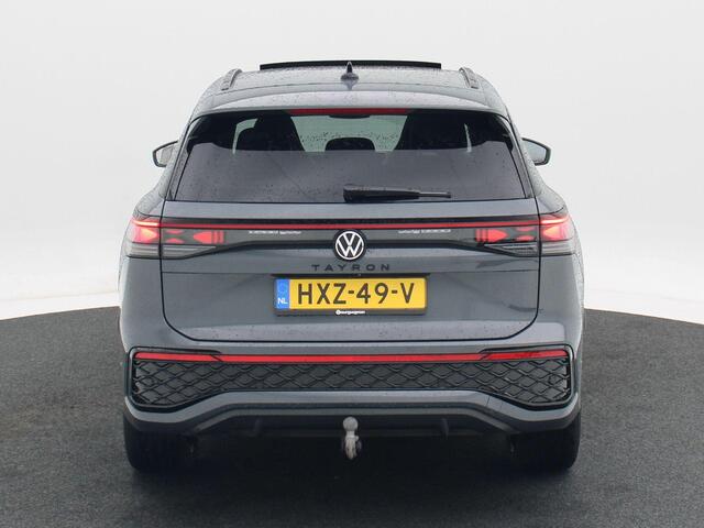 Volkswagen Tayron 1.5 eHybrid 204 Pk Automaat R-Line | Black Style | Trekhaak | Panorama dak | Stoel/Stuur Verwarming | Adaptive Cruise | Camera | 20 Inch | 27.176 Km !!