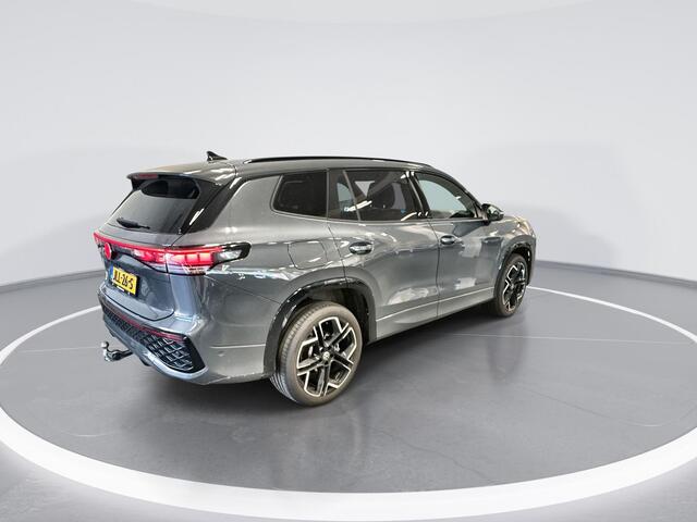 Volkswagen Tayron 1.5 eHybrid 272pk DSG R-Line Edition · Trekhaak · Panoramadak · Leder · Harman Kardon sound · Elektrische stoelen · 360 gr. Camera · Apple/Android Car Play · Head-Up Display · Garantie t/m 23-11-2029 of 100.000km